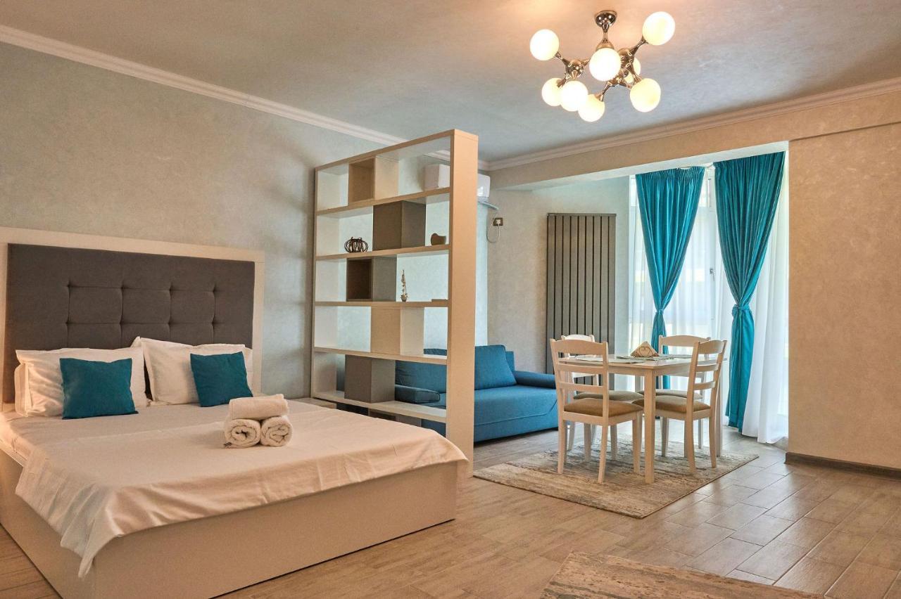 Moonlight Studio - Spa N Pools Beach Resort Mamaia Kültér fotó