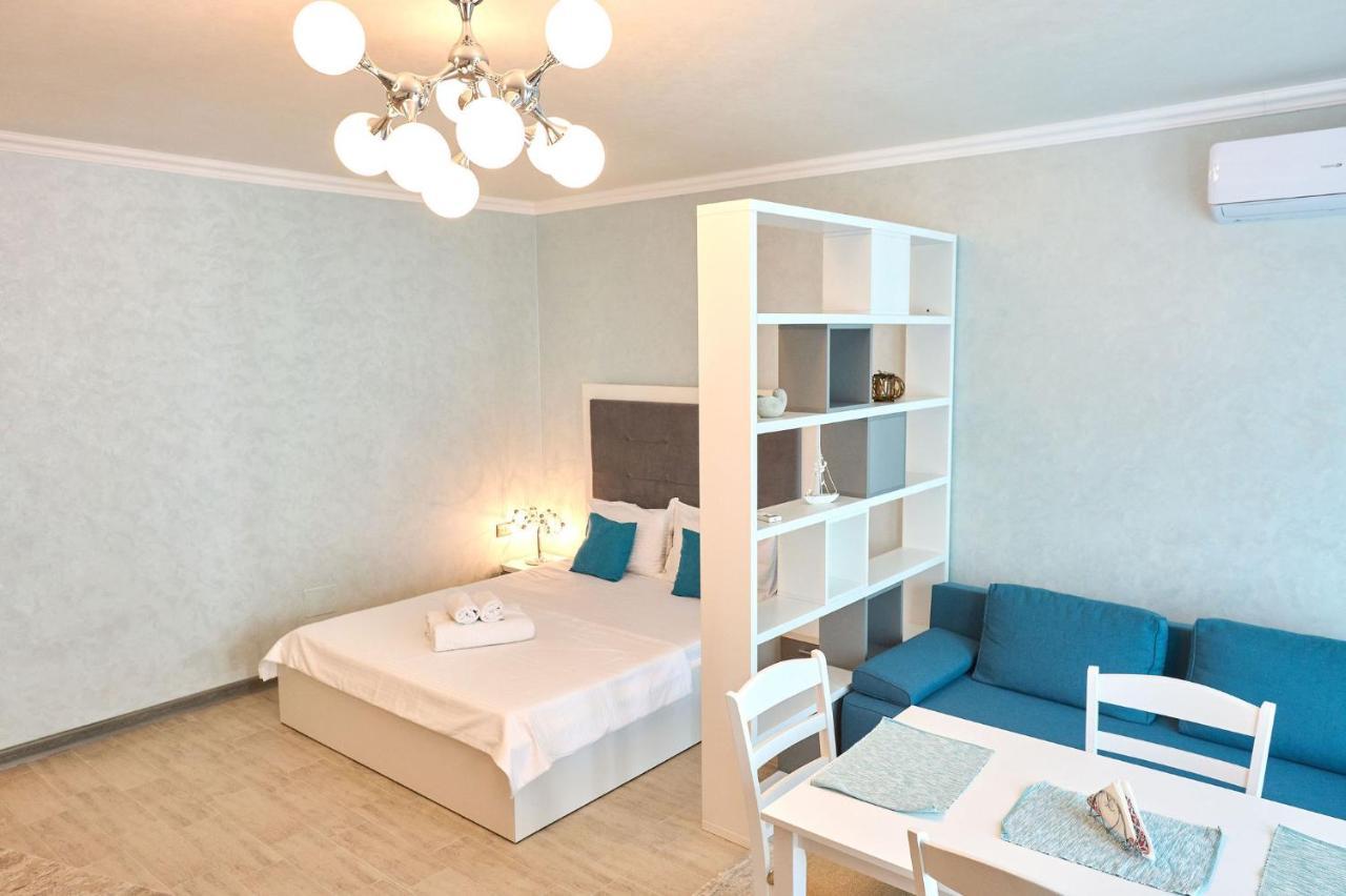 Moonlight Studio - Spa N Pools Beach Resort Mamaia Kültér fotó