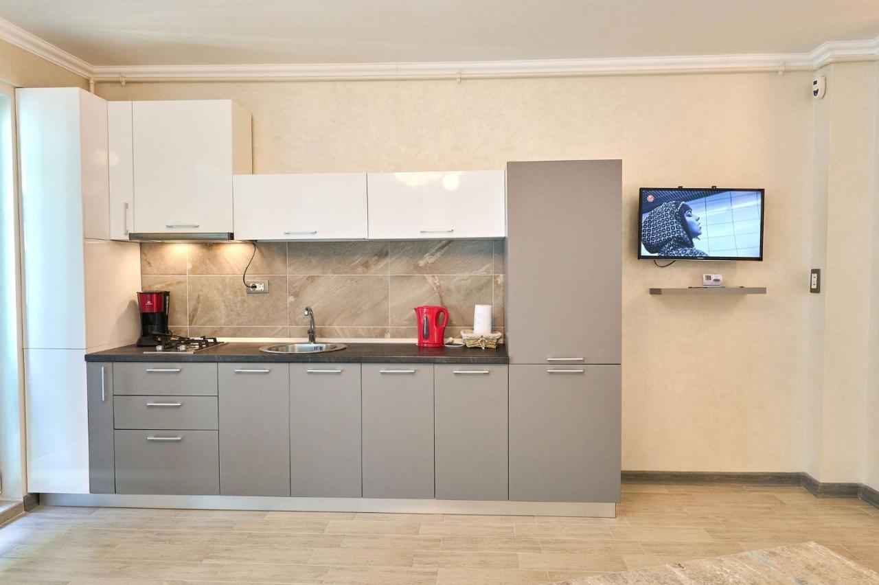 Moonlight Studio - Spa N Pools Beach Resort Mamaia Kültér fotó